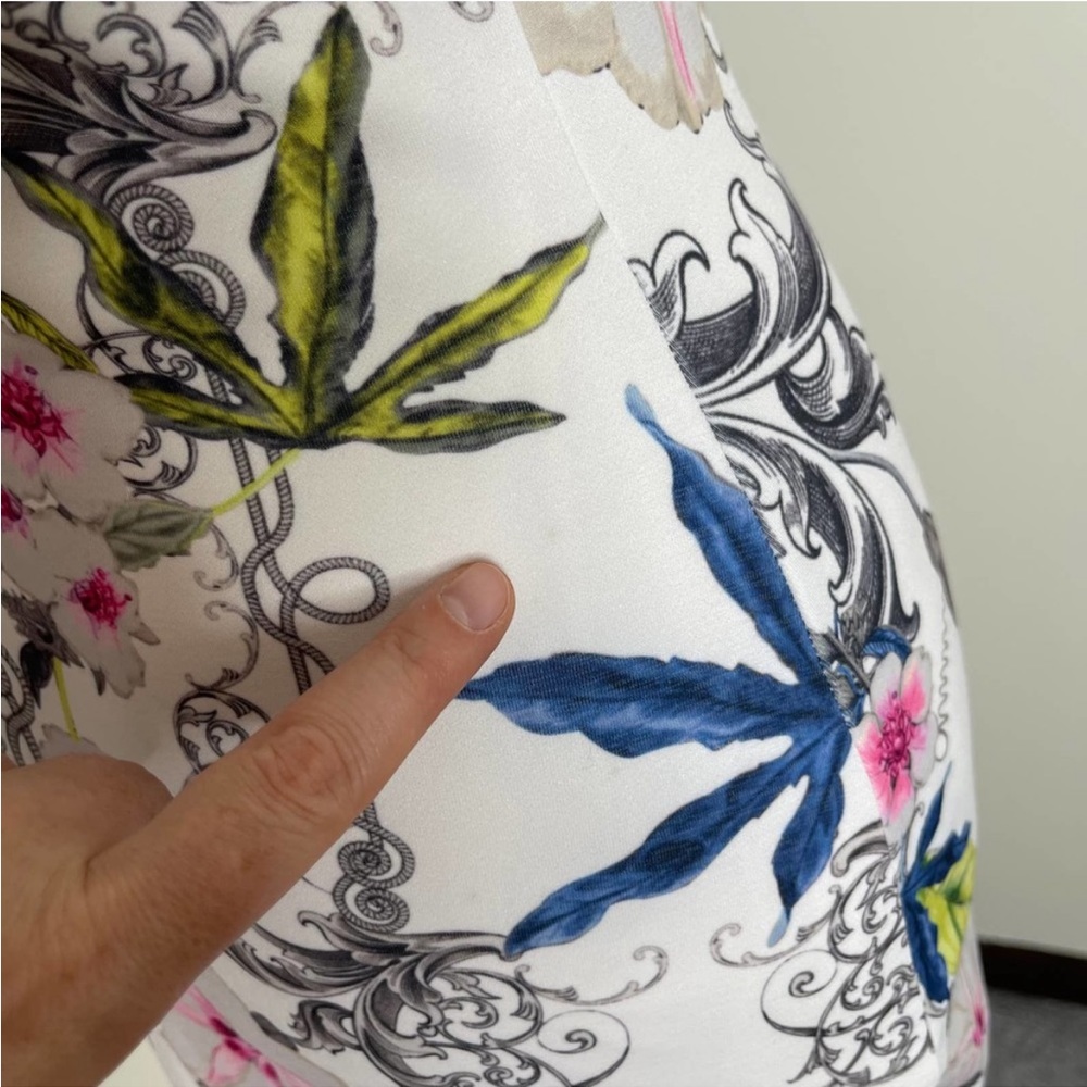Ted Baker White Scarlin Passion Flower Print Bodycon Dress size 1.